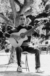 Guitarist Mariano Olivera at Park Güell